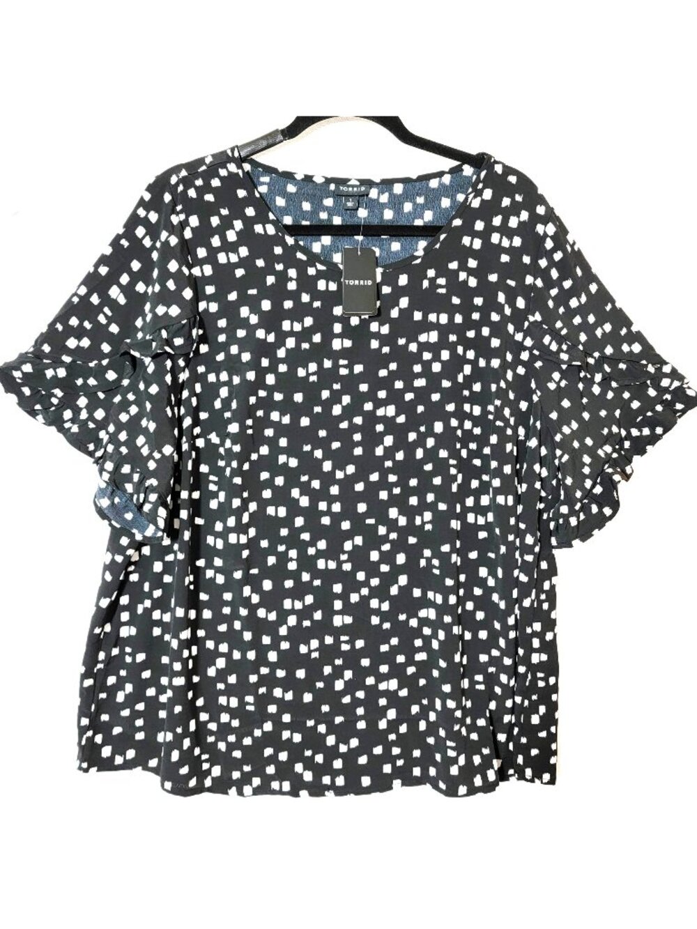 Torrid Tunic Top Womens Sz 1X Short Ruffle Sleeve Pull Over Black & White NWT